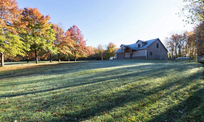 Factoryville House | Secluded and spacious Barndominium close to 2 Ski Resorts and many attractions!