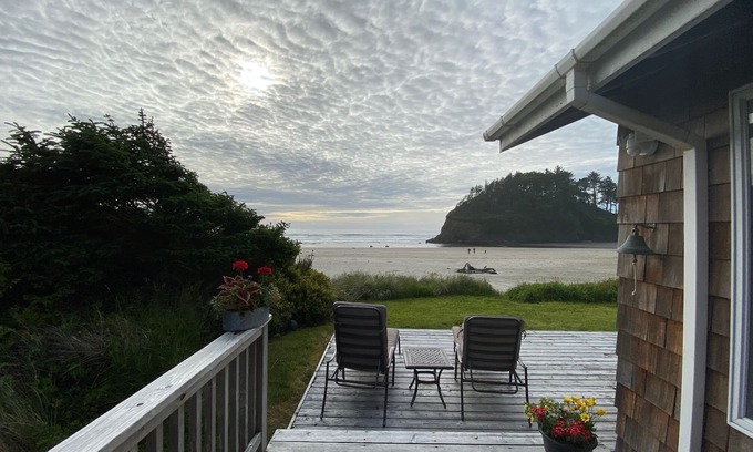 Neskowin House | Secluded and updated beach front home with Spectacular Views
