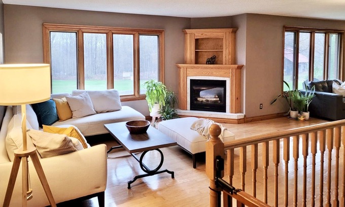 Oro-Medonte House | Secluded Countryside Estate with Private Trails