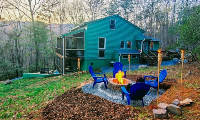 Ellijay Cabin | Secluded dog-friendly cabin w/grill, deck, forest & mountain views, 4x4 required