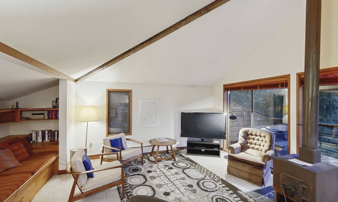 Otis House | Secluded home with treetop views & balcony - near beach/Cascade Head