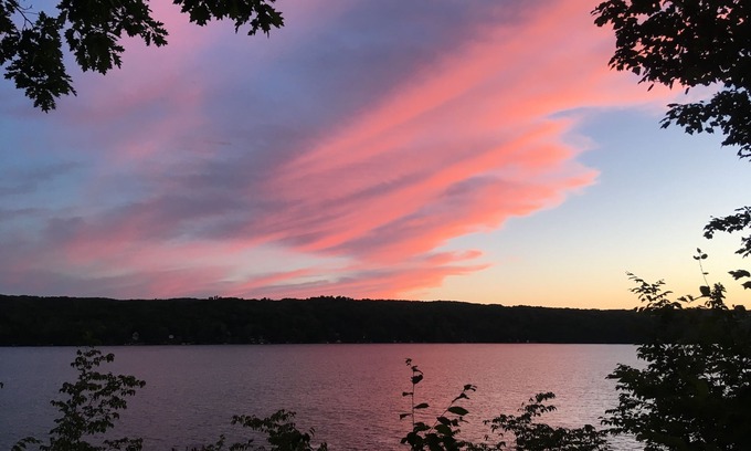 Skaneateles House | Secluded house on Skaneateles Lake with long lakefront