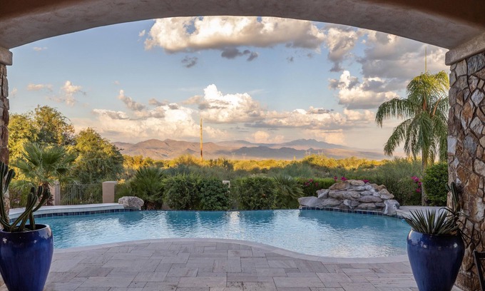 Sunrise Desert Vistas House | Secluded Infinity Pool & Spa Hideout w/Views