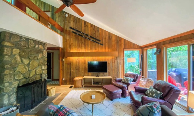 Jackson Cabin | Secluded Jackson Family Escape w/Views & Deck