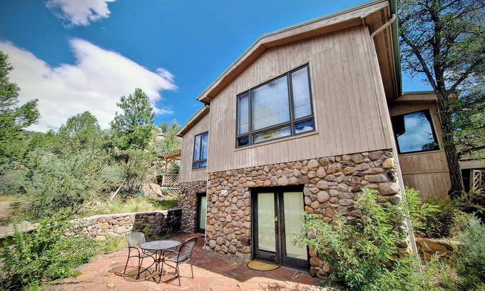 Tyrone House | Secluded & Luxurious Mountain Sanctuary Near Gila Wilderness!