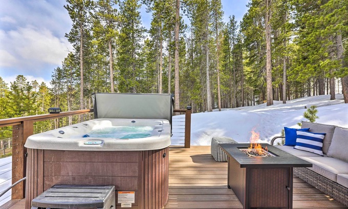 Evergreen House | Secluded Retreat w/Mountain Views in Evergreen