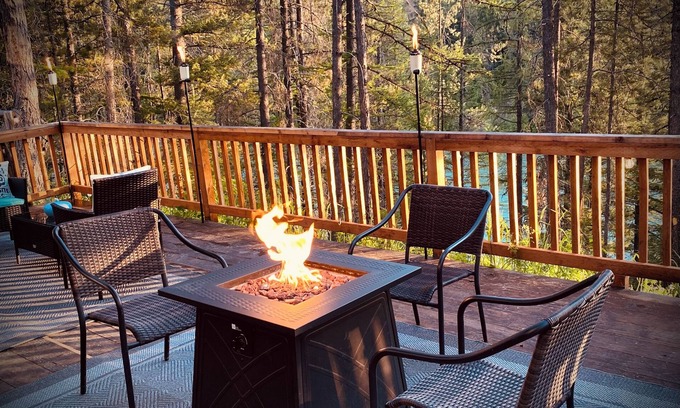 Coram House | Secluded riverfront RV 7 Miles from Glacier National Park!