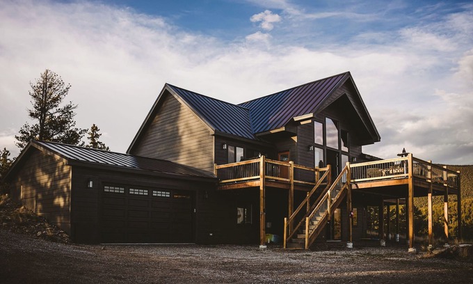 Jefferson Cabin | Secluded Rocky Mountain Luxury: Stunning Views & Ultimate Outdoor Escape