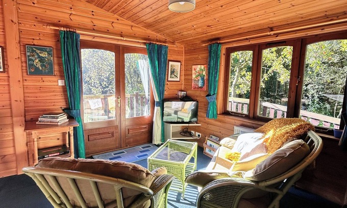 Allerthorpe Cabin | Secluded Rustic Lodge - A digital Detox Paradise