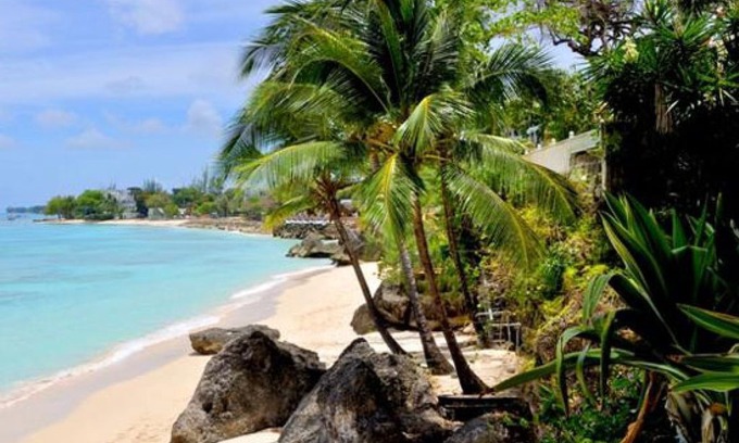 Derricks Villa | Secret Cove 4 - Beach Front - Located in Exquisite Saint James with House Cleaning Included