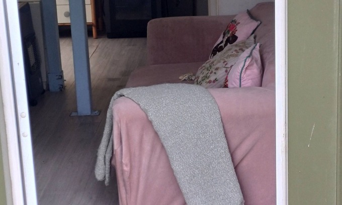 Rhondda Cynon Taff Cabin | Secret hideaway in the beautiful mountains in Llanwonno. One bedroom lodge.