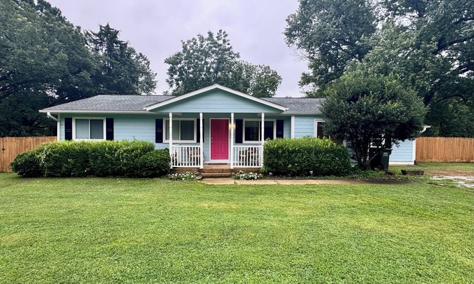 Apex House | Sedona Place -Home w/fenced yard