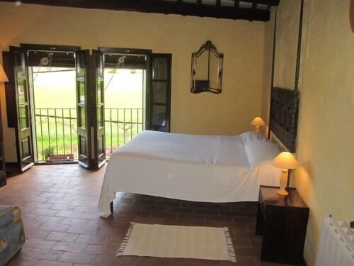 Sant Sadurni de l'Heura Cottage | Self catering Can Met Viu for 4 people
