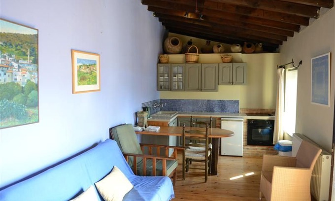 Tochni Apartment | Self-catering 1BDR apartment #1 Mespilo