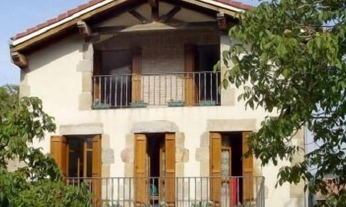 Bakaiku Cottage | Self catering Angoiko Etxea for 10 people