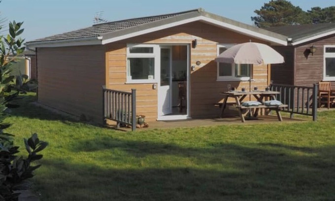 Padstow Ski Chalet | Self Catering Chalet. Sleeps 4. Set in 27 acres of parkland