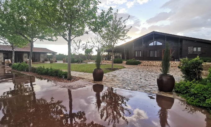 Mascaraque Cottage | Self catering Los Castillos Agroturismo for 11 people