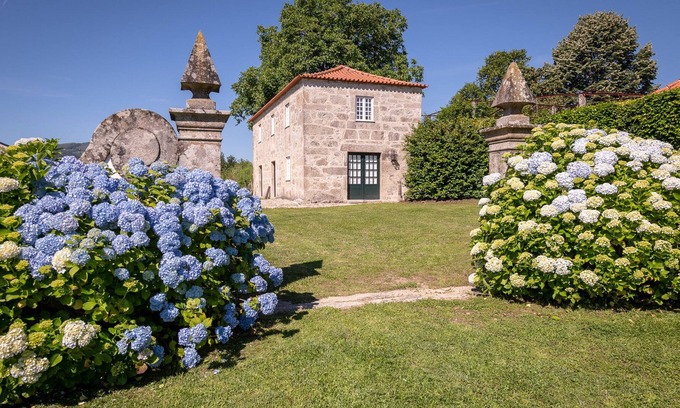 Santa Cruz do Lima Cottage | Self catering Quinta de Luou for 6 people