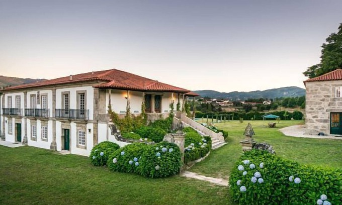 Santa Cruz do Lima Cottage | Self catering Quinta de Luou for 8 people
