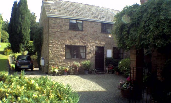 Leominster Cottage | Self-Contained Annexe, Ashton, Near Leominster. .