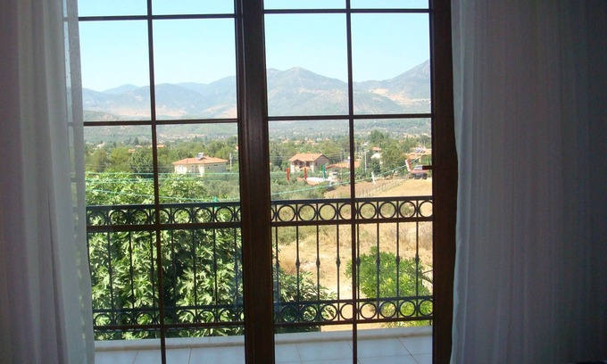 Yesiluzumlu House | Selin Villa. Private Swimming Pool. 4 double bedrooms