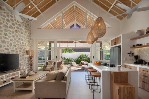 Selong Belanak Villa | Selong SeaEsta Stays Villa