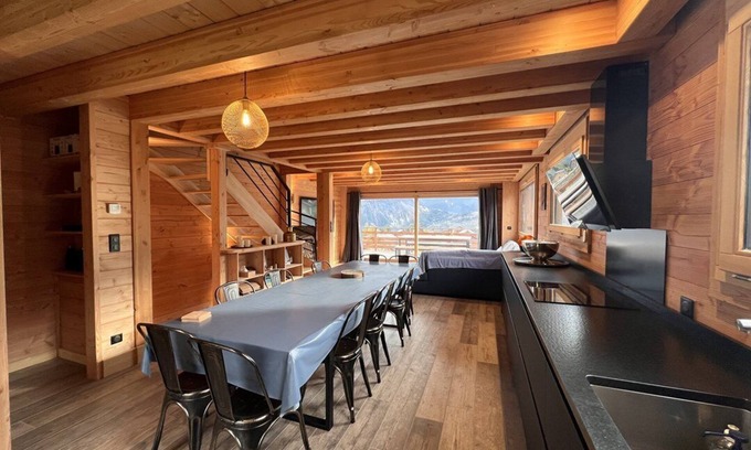 La Toussuire House | Semi-detached chalet near the slopes with sauna