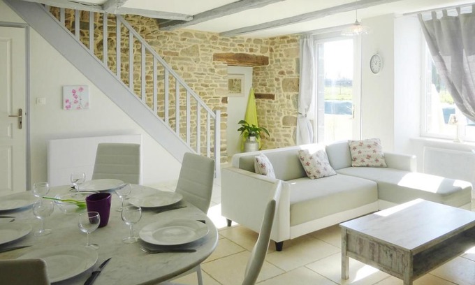 Bacilly House | Semi-detached house, Bacilly in Manche - 6 persons, 3 bedrooms