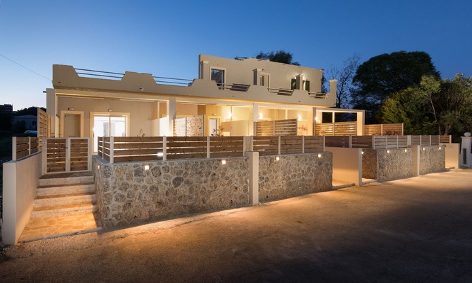 Dassia Apartment | Senses Suite Dio: Luxury, renovated Apartment in Corfu