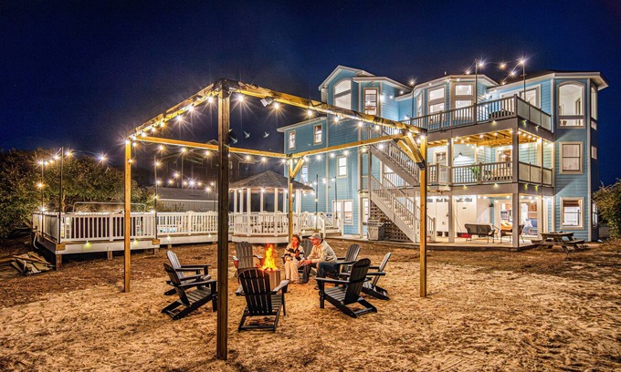 Carova Beach House | Sep 8-11 open, heat pool, hotub, firepit oceanview, Wild Horses, 6 bed 7 baths