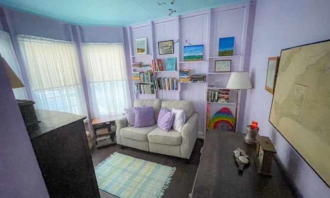 Oak Bluffs Cottage | September 2025 Available! 6 Beds! Near Ocean Park, Inkwell, Ferry, Flying Horses
