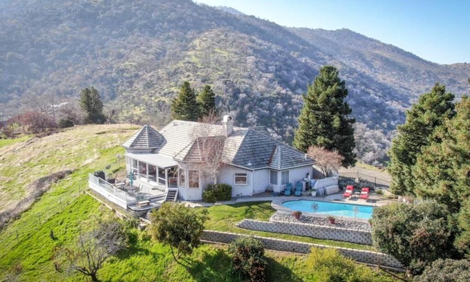 Three Rivers House | Sequoia Ridgetop Home - Breathtaking Views & Pool!