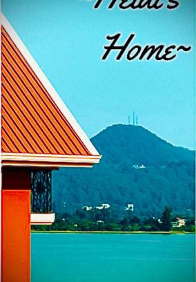 Nuwara Eliya House | Serendipity Lake Artistic Bungalow by Heidis Home