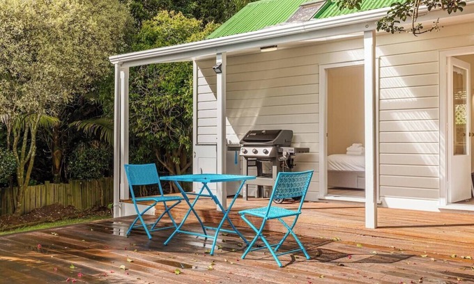 Mount Eden House | Serene 2BR Home w Grill & Yard by Zodiak Stays