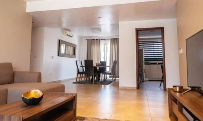 North Ridge Apartment | Serene 3BR Apt w/Pool/ Ridge/ Close to Airport