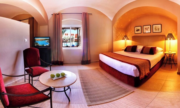 Makadi Bay Resort | Serene Escape: Enjoy Plush Room Near Makadi Water World Aqua Park