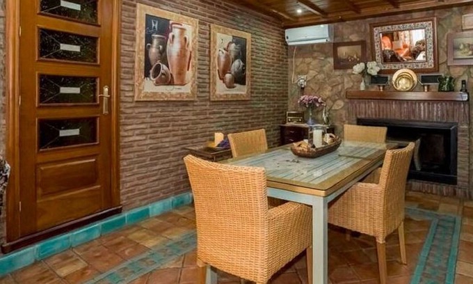 Padul House | Serene Holiday Home in Padul with Swimming Pool
