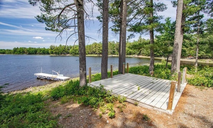 Eddington House | Serene Lakefront Retreat - 3 bedroom, pet-friendly, private, boat access
