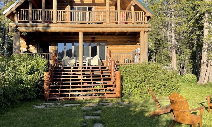 Serene Lakes Cabin | Serene Lakes Waterfront Log Cabin - Welcome to Lake Street Hive!