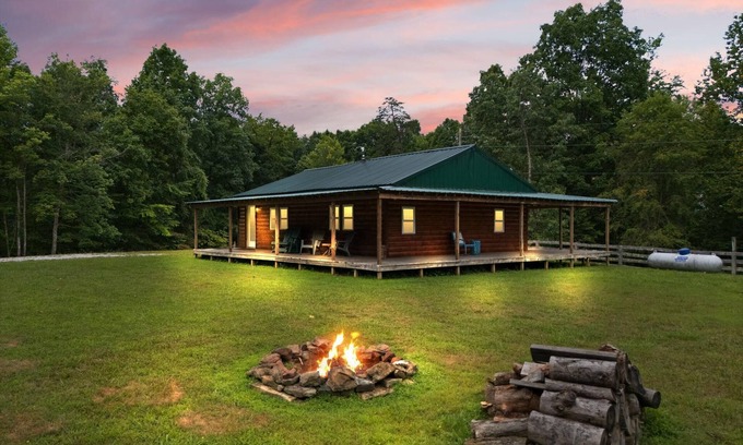 Rogers Cabin | Serene Retreat, Private Setting, Near Muir Valley Climbing & Redpoint BBQ