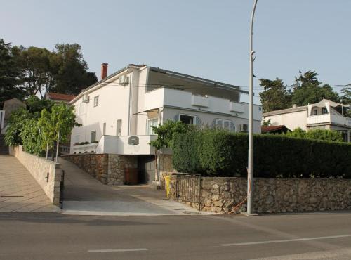 Krk Apartment | Serene Sea View Krk Apartment with Balcony