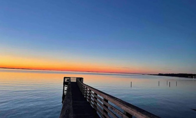 Manteo House | SERENE SOUND RETREAT OBX/Sandy Beach/Dog Friendly