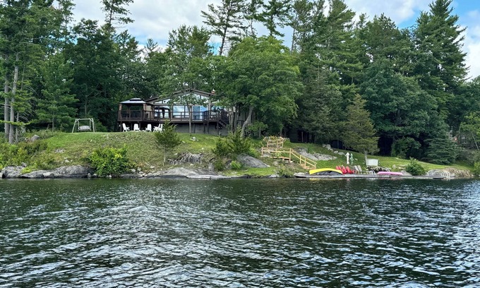 North Kawartha Cottage | Serene Stoney Lake Sunlit Point