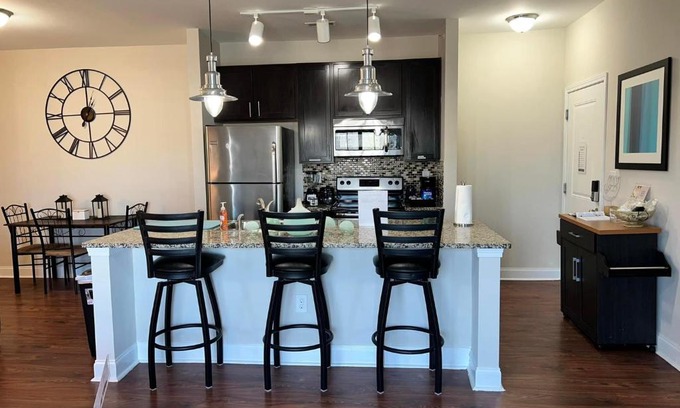 Fourth Ward Apartment | Serene **Uptown** 2BR/2BA Apartment
