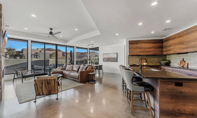 Ivins House | Serene Views: Luxurious 3 bedroom home, Community Pool, Stunning Views!