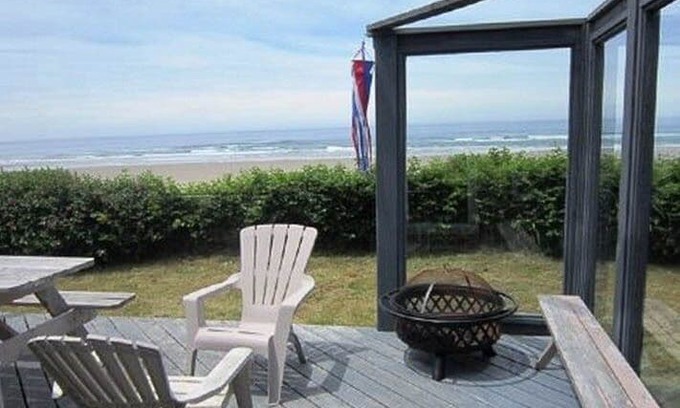 Edgewater Shores House | Serene Waldport Oceanfront with Fantastic Outdoor Gathering Space!