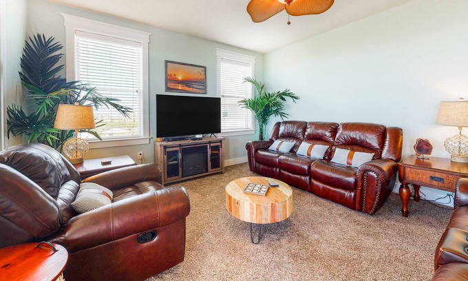 Red Fish Cove Condo | Serene waterfront condo with pool, hot tub, game room & washer/dryer