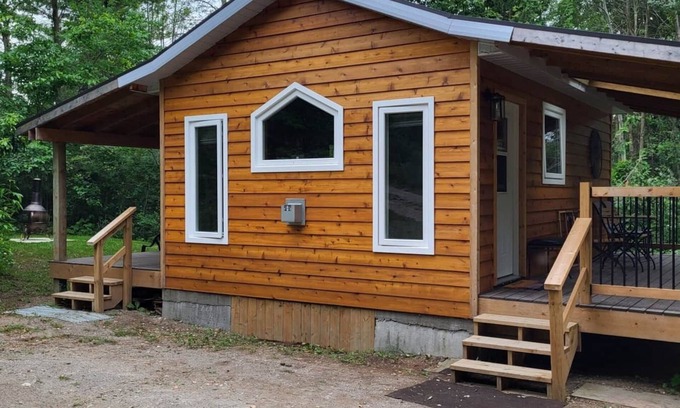 Central Huron House | Serene Westfield Tiny Cabin