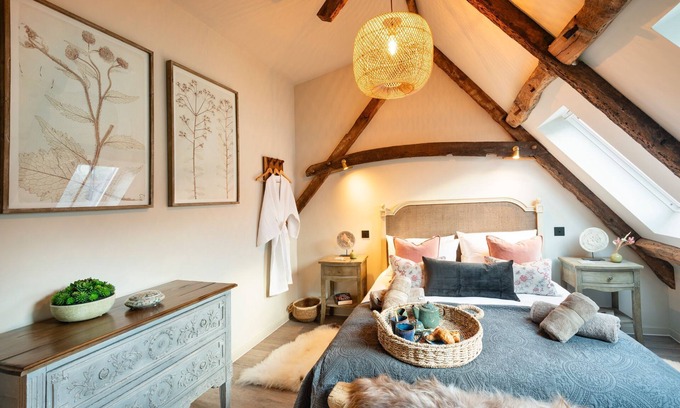Totnes Cottage | Serenity - an apartment that sleeps 4 guests in 2 bedrooms
