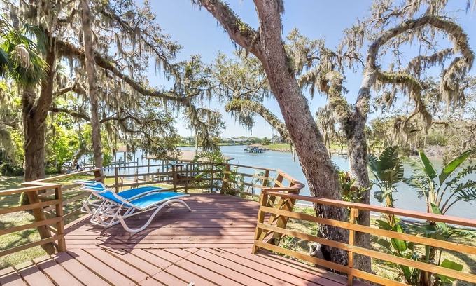 Palm Coast House | Serenity Awaits You At this Home Located on Matanzas River w/Pool!